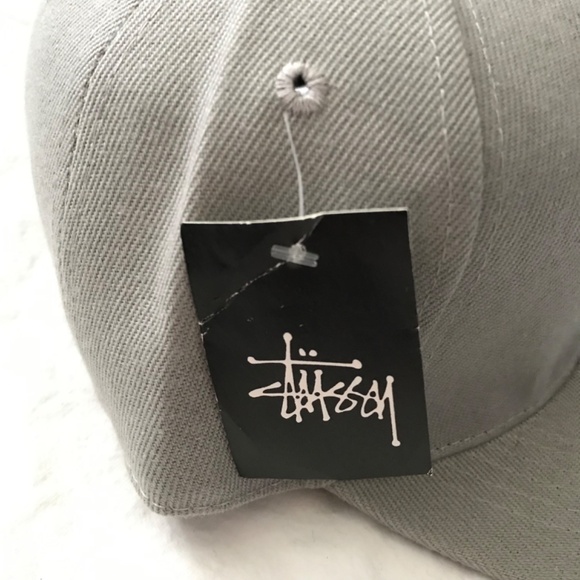 NWT STUSSY Snapback Cap Hat Flat Brim Grey White Unisex - Picture 3 of 10